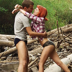 Sexy couple in dogging action